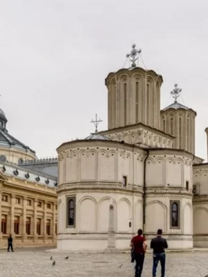 Bucharest walking tour churches