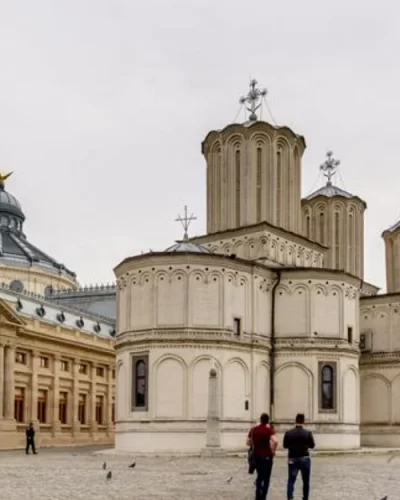 Bucharest walking tour churches