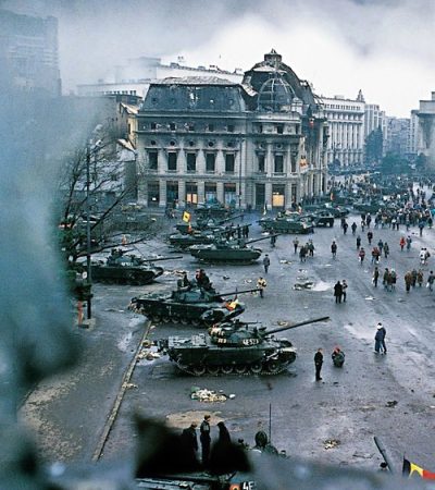 Walking tour - The fall of communism